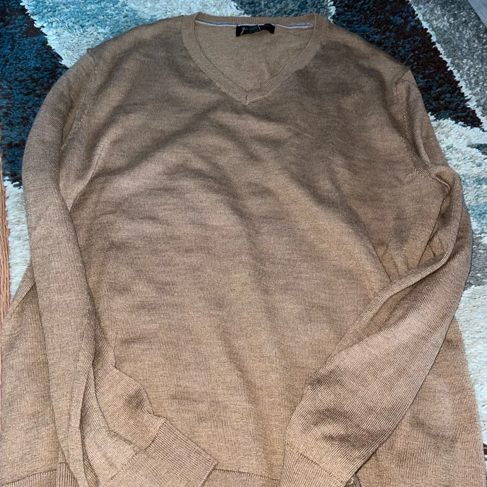 Banana Republic Men's V-Neck Sweater in Light Brown/Tan